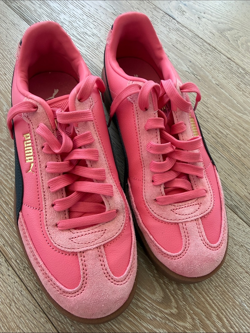Puma Women’s Club II Era Sneakers - like new